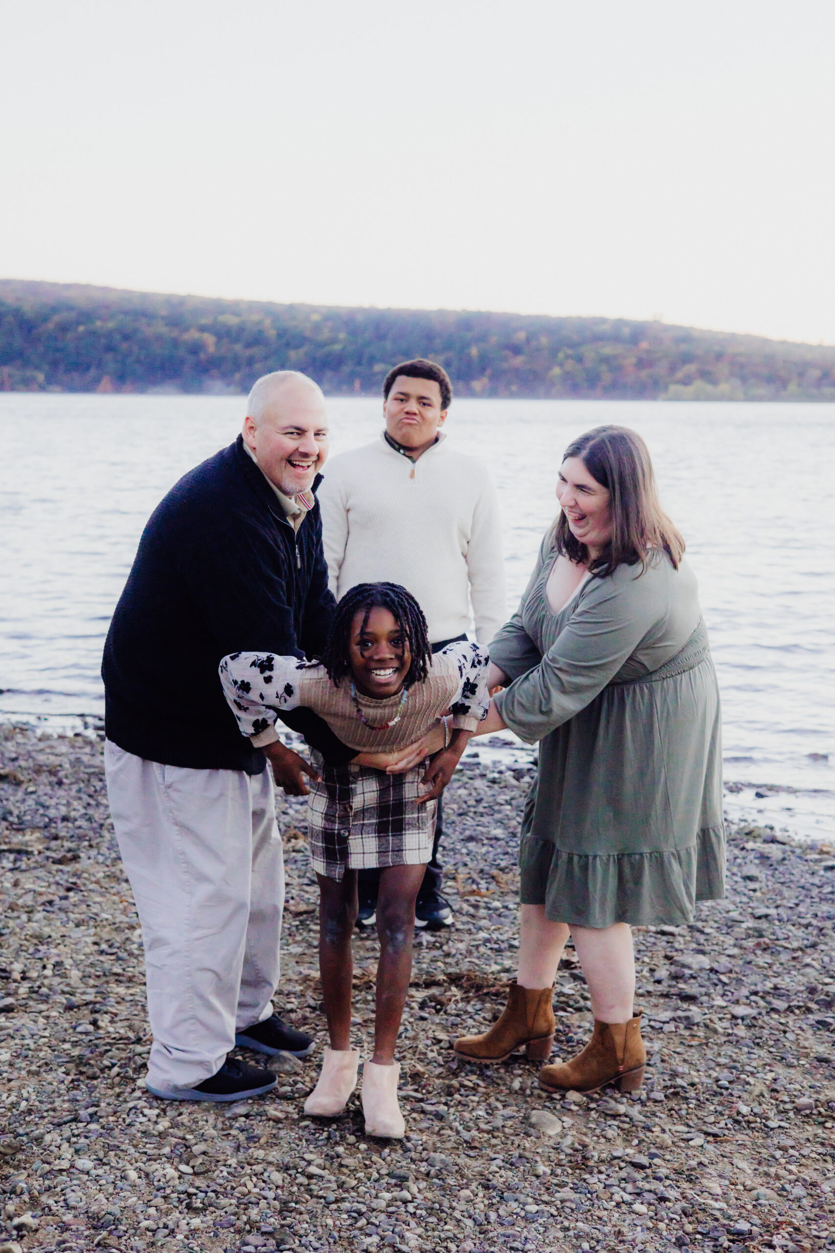 How to Prepare Kids for a Family Photo Session